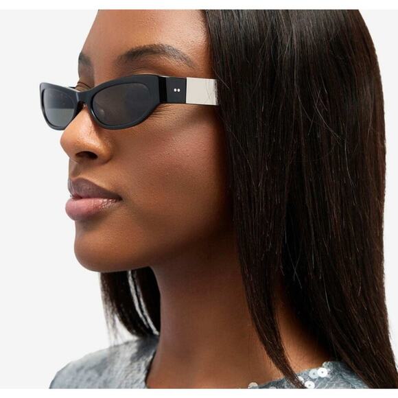GUCCI Cat Eye Sunglasses Black Narrow Logo Gg1635S Runway Mask Unisex 003 NEW - Picture 1 of 10